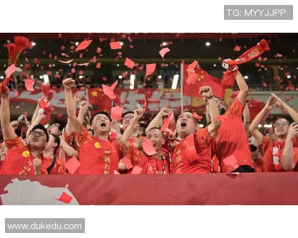 新闻中国足球俱乐部冲击亚冠决赛,球迷热情支持球队冲刺亚洲足坛霸主地位!