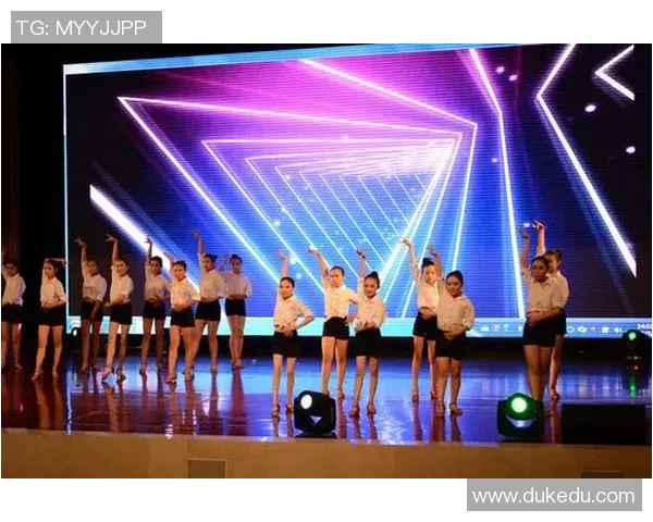 老城区足球比赛视频直播精彩瞬间回顾与赛后分析分享